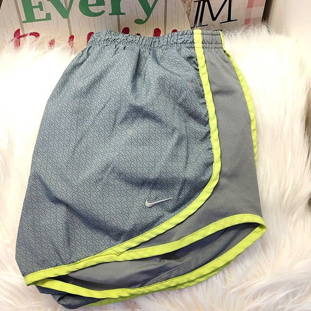 💕 EUC Nike Dri Fit Ladie's/Teen's Nylon Running Shorts, Grey/Lime Green, Small